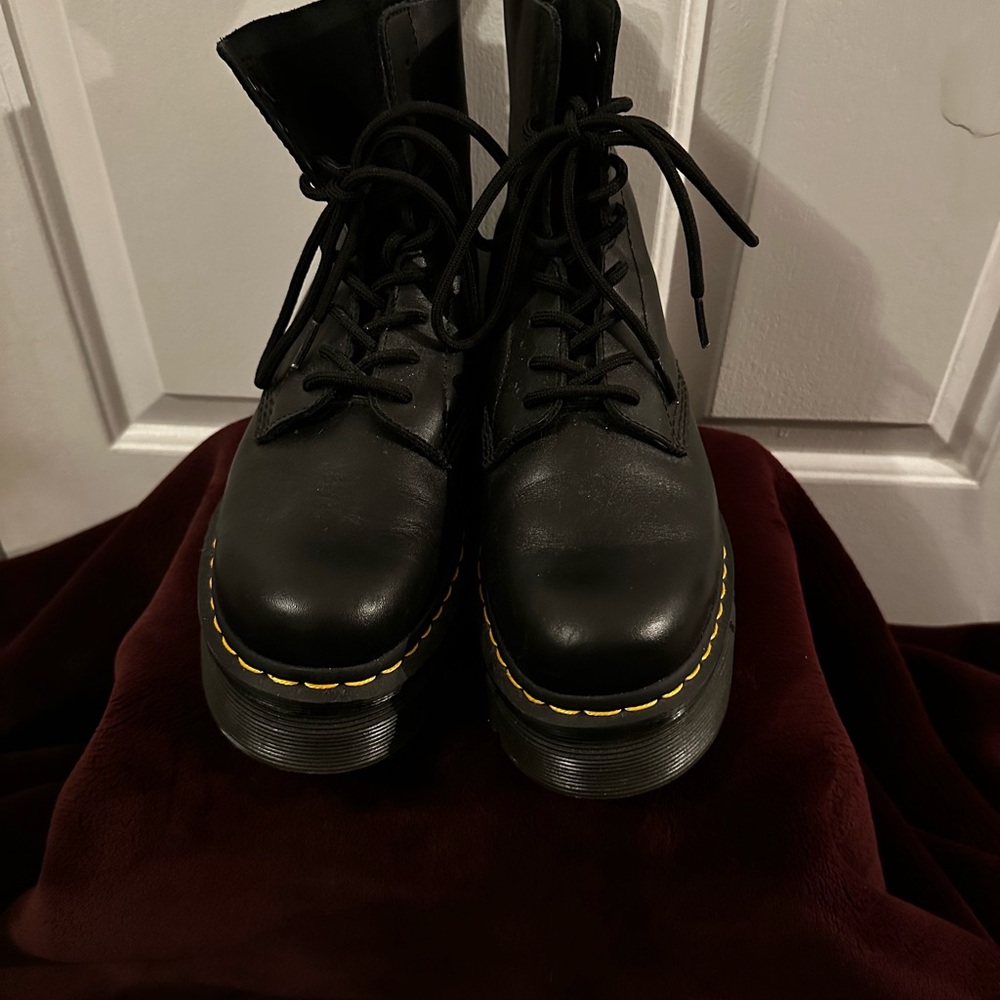 Dr. Martens Audrick 8 Eye Boots